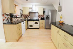 CAMPERNELL CLOSE- click for photo gallery